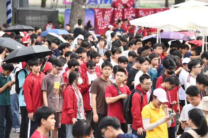 Khách tham dự có cơ hội nhận quà trị giá 50.000 đồng khi đáp ứng điều kiện của chương trình tại sự kiện. Hoạt động góp phần thu hút sinh viên đến trải nghiệm các phương thức thanh toán số tại Sóng Festival.