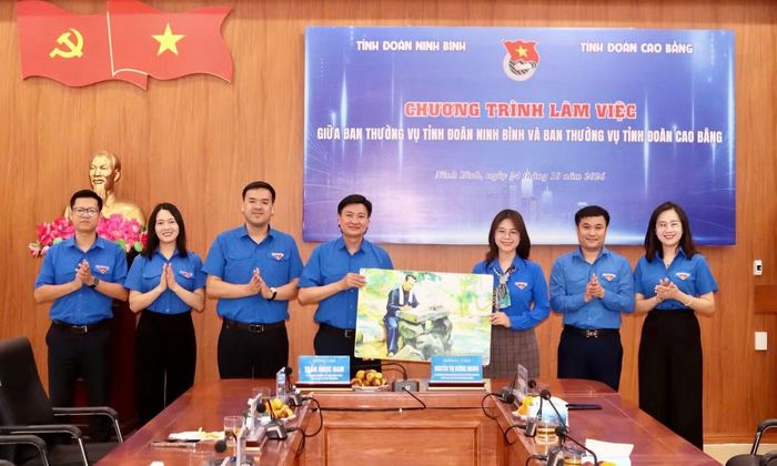 Thực hiện chương trình công tác Đoàn và phong trào thanh thiếu nhi năm 2026, Tỉnh Đoàn Ninh Bình tổ chức chương trình làm việc với Tỉnh Đoàn Cao Bằng nhằm tăng cường mối quan hệ giao lưu, hợp tác, trao đổi kinh nghiệm và phối hợp tổ chức các hoạt động chung giữa hai đơn vị.