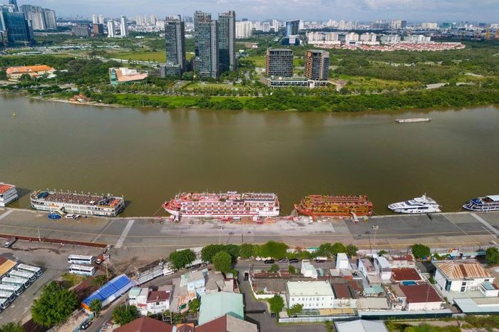 Dự án công viên văn hóa Bến Nhà Rồng - Khánh Hội và cây xanh công cộng Bến Bạch Đằng có vị trí đắc địa.