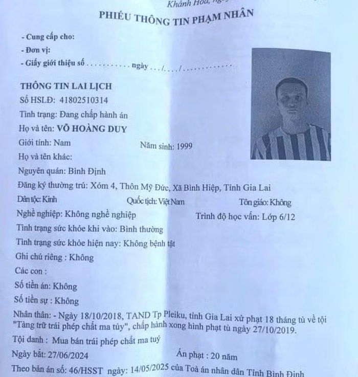 Ba phạm nhân Tình, Toàn và Duy đang lẩn trốn.