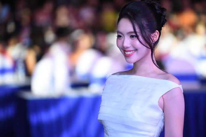 Á hậu 1 Hoa hậu Việt Nam 2024 Trần Ngọc Châu Anh được chọn là Đại sứ Ngày Thanh toán số Việt Nam 2026. Người đẹp đồng hành với chuỗi hoạt động của chương trình, góp phần lan tỏa thói quen thanh toán số an toàn, hiện đại đến cộng đồng, đặc biệt là giới trẻ.