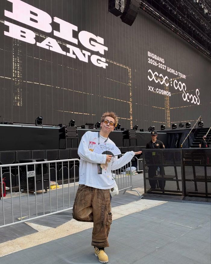 Osad hâm mộ Big Bang từ lâu. Khi nhóm sang Việt Nam biểu diễn, nam ca sĩ bày tỏ: "Cuối cùng cũng đợi được đến khoảnh khắc này".