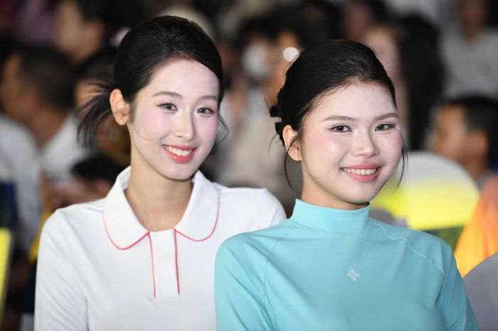  Bùi Mai Linh, Mai Thị Yến Nhi xem Chạm Việt Nam 2 là cơ hội kết nối với các bạn trẻ, trải nghiệm không gian văn hóa, giải trí ngoài cuộc thi. 