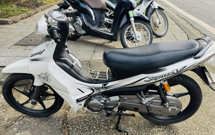 Yamaha Jupiter V phiên bản kỷ niệm biển VIP, độ loạt đồ hiệu giá đắt đỏ. 