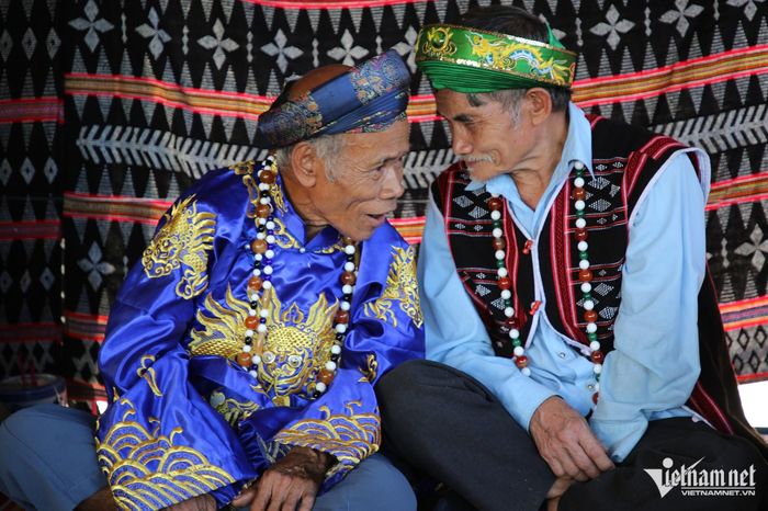 Nghệ thuật nói lý, hát lý đòi hỏi người tham gia phải am hiểu phong tục, có vốn sống và khả năng đối đáp linh hoạt.