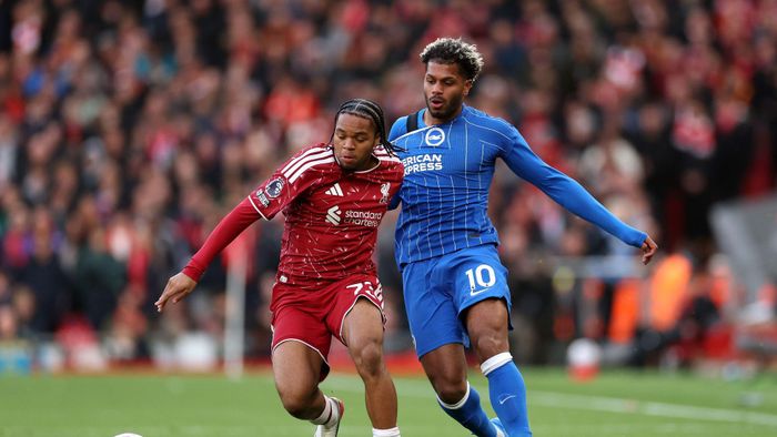 Brighton nỗ lực vùng lên nhưng không thể ghi bàn ở hiệp hai