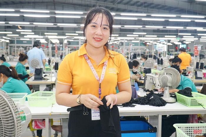 Sau nhiều năm làm công nhân ngoại tỉnh, chị Lê Thị Hoa quyết định lựa chọn làm việc tại quê nhà.