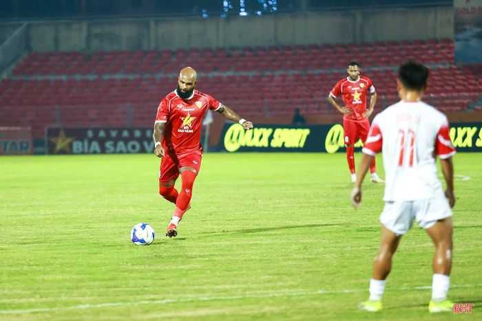 Luiz Antonio cũng để lại dấu ấn đậm nét trong ngày gặp lại đội bóng cũ.