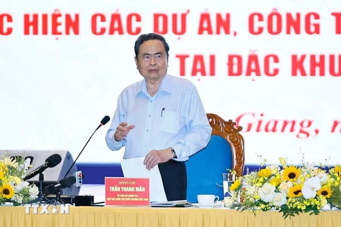 Chủ tịch Quốc hội Trần Thanh Mẫn phát biểu tại cuộc làm việc với Lãnh đạo tỉnh An Giang. (Ảnh: Doãn Tấn/TTXVN)