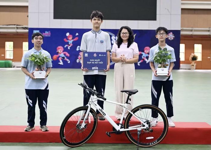 ... hay những giải thưởng... (Ảnh: Vietnam+)