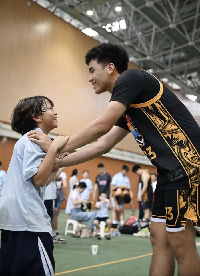 ...giữa các thế hệ học sinh, các thế hệ giáo viên. (Ảnh: Vietnam+)