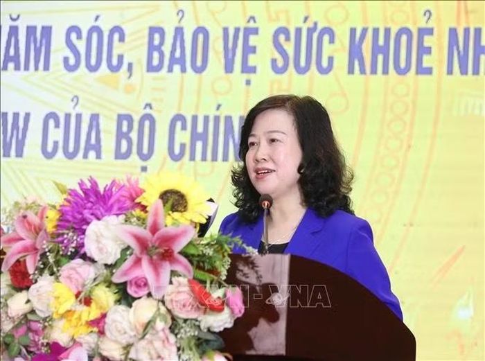 Bộ trưởng Y tế Đào Hồng Lan phát biểu chỉ đạo tại hội nghị.