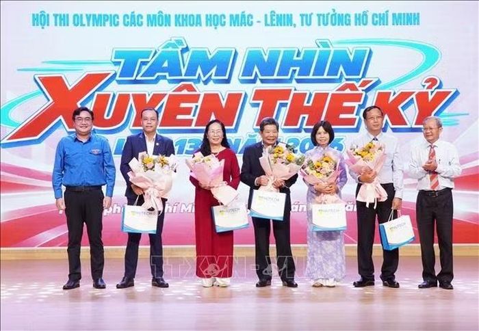 Ban tổ chức tri ân các đơn vị, cá nhân tham gia Hội thi Olympic "Tầm nhìn xuyên thế kỷ" năm 2026.