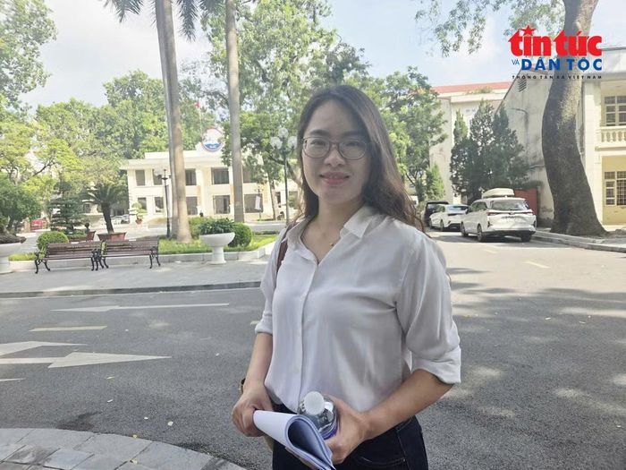 Chị Nguyễn Thị Hồng Anh, phường Đống Đa (Hà Nội), cho rằng người dân ngày càng sử dụng nhiều dịch vụ trực tuyến nên việc phân loại dữ liệu và quy định trách nhiệm bảo vệ theo từng cấp độ là cần thiết.