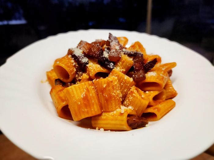 Một đĩa pasta Bucatini all'Amatriciana thành phẩm. Ảnh: Việt Hải
