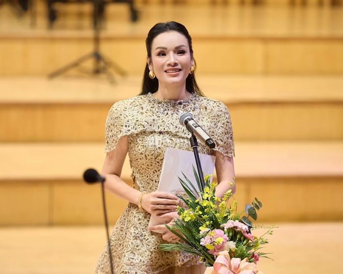 PGS.TS. NSƯT Tân Nhàn, Trưởng Khoa Thanh nhạc., phát biểu