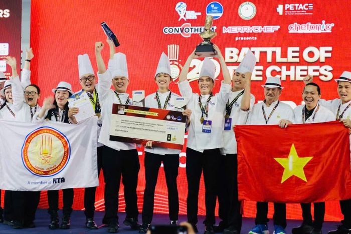 Niềm vui của các đầu bếp Việt khi thành quả nỗ lực được ghi nhận trên đấu trường quốc tế.
