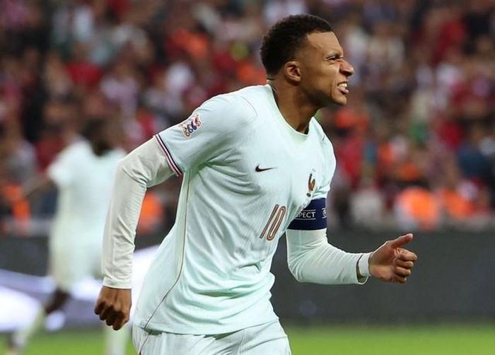 Mbappe vẫn chưa có danh hiệu Quả bóng vàng nào. Ảnh: Reuters