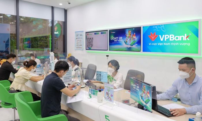 Lãi suất thả nổi có thể lên tới 16%/năm, gia tăng áp lực trả nợ cho người mua nhà. Ảnh: H.T.