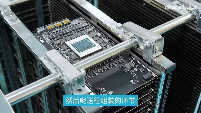 Được lắp vào hệ thống máy chủ AI sau khi gia nhiệt, kéo dài tuổi thọ. Ảnh: Wccftech.
