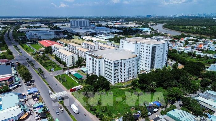 Khu công nghiệp Long Hậu, xã Cần Giuộc, tỉnh Tây Ninh, được hưởng lợi từ khả năng kết nối giao thông liên vùng khi cao tốc Bến Lức – Long Thành đi vào khai thác. Ảnh: Giang Phương - TTXVN