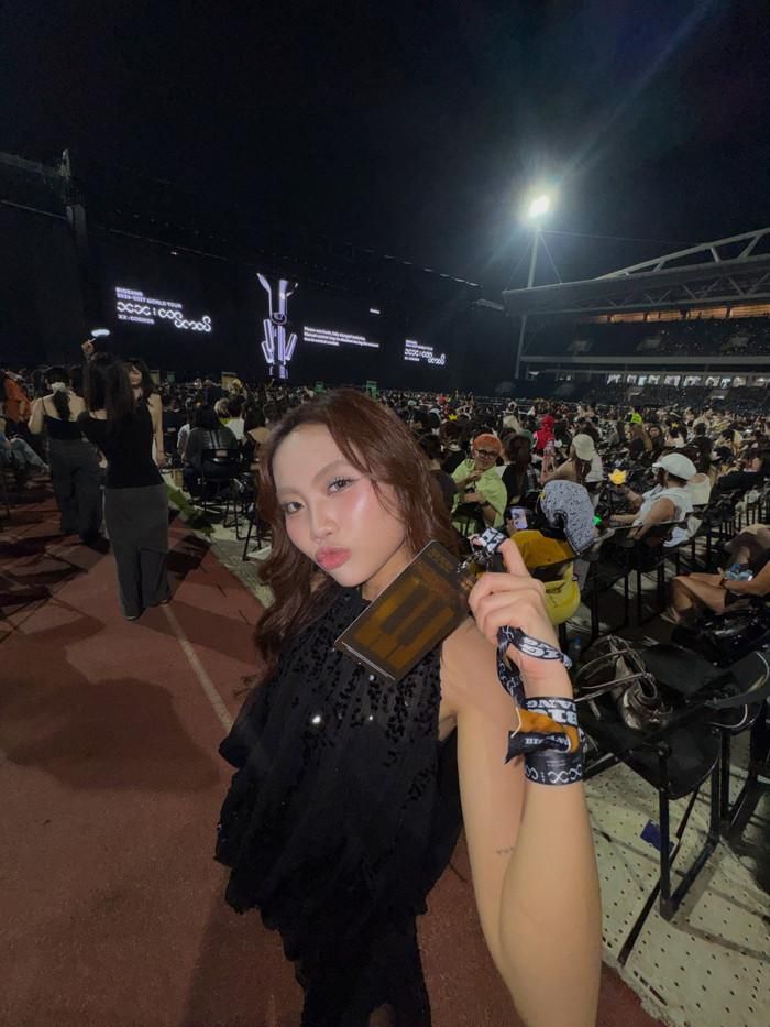 Phương Mỹ Chi hào hứng "quẩy" tại concert BIGBANG ở Hà Nội.