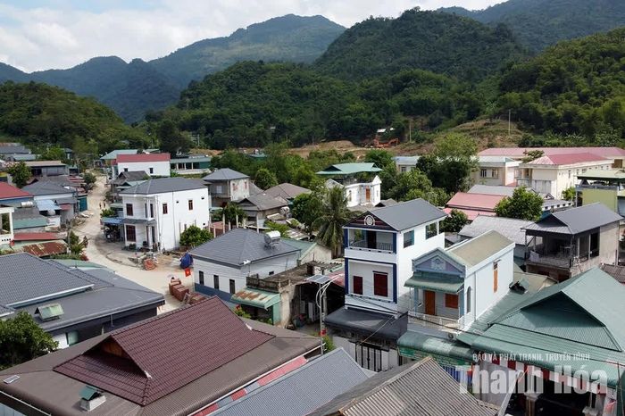 Diện mạo bản Mường Pùng đổi thay một phần nhờ người dân xuất khẩu lao động.