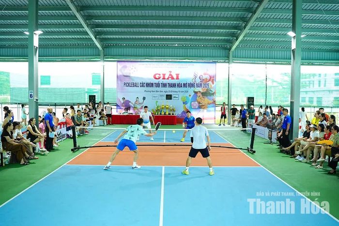 Các trận đấu tại giải diễn ra với chất lượng chuyên môn cao, thu hút đông đảo khán giả theo dõi, cổ vũ.