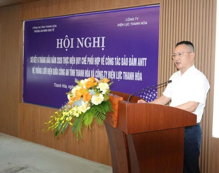 Ông Hoàng Hải, Giám đốc Công ty Điện lực Thanh Hóa phát biểu tại Hội nghị.