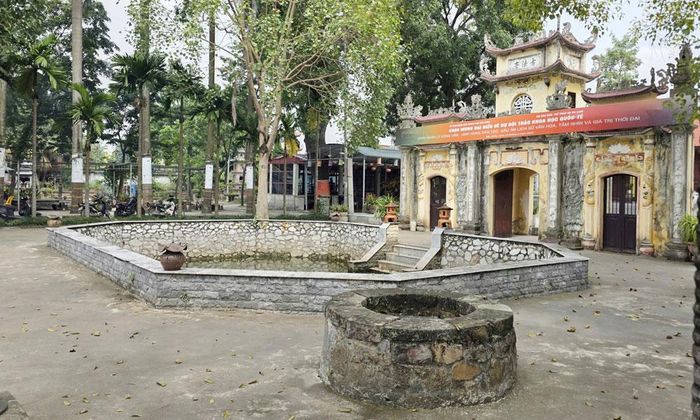 Giếng Mắt Rồng ở chùa Cổ Pháp gắn với những chuyện kể về tuổi thơ của vua Lý Thái Tổ.