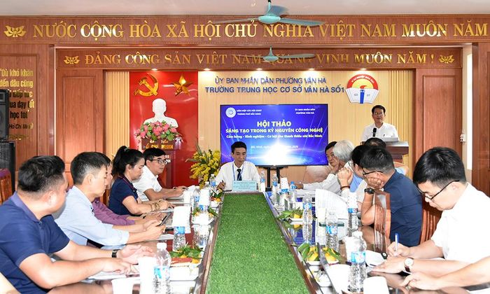 Các đại biểu tham dự hội thảo với chủ đề “Sáng tạo trong kỷ nguyên công nghệ".