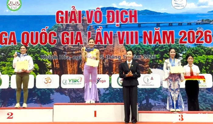 Vận động viên Dương Diễm Phương (thành phố Đồng Nai) nhận huy chương vàng. Ảnh: ĐVCC