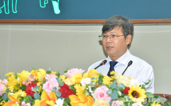 Phó Giáo sư, Tiến sĩ Lê Quang Thông phát biểu tại lớp tập huấn.