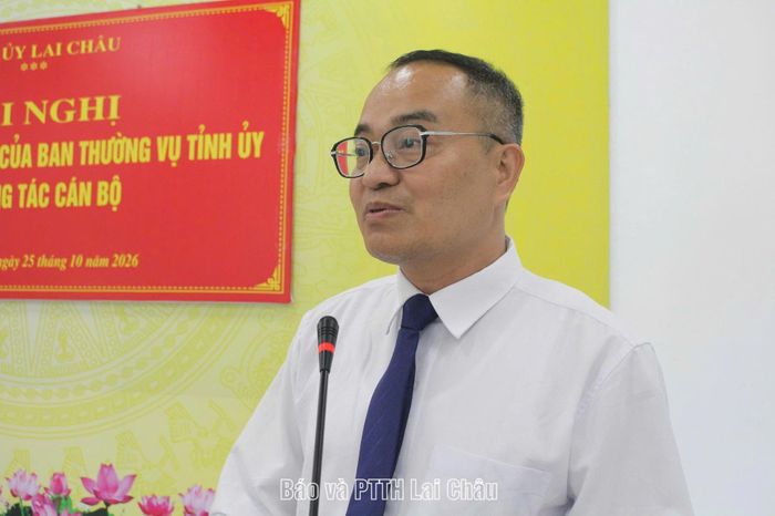 Đồng chí Khổng Văn Thành - Tân Phó Bí thư Đảng ủy xã Mường Than phát biểu nhận nhiệm vụ.