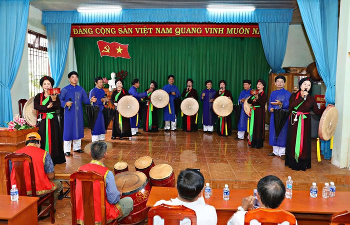 Câu lạc bộ Dân ca Quan họ Bắc Ninh được thành lập trên mảnh đất Nam Ban Lâm Hà, góp phần làm phong phú thêm đời sống tinh thần của người dân