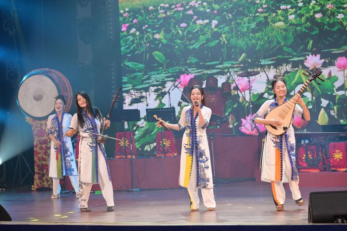 Tiết mục chào mừng lễ khai mạc