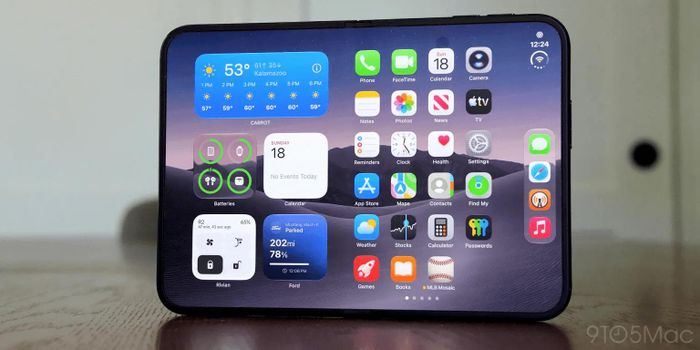 Màn hình lớn có thể gập lại chính là điểm hấp dẫn nhất của iPhone Duo. Ảnh: 9to5mac