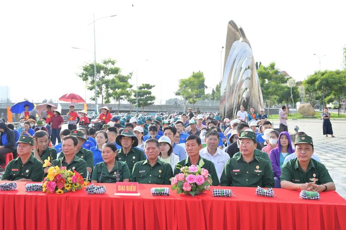 Các đại biểu tham dự lễ phát động