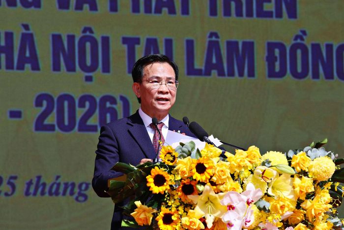 Đồng chí Hồ Văn Mười, Ủy viên Ban Chấp hành Trung ương Đảng, Phó Bí thư Tỉnh ủy, Chủ tịch UBND tỉnh Lâm Đồng phát biểu diễn văn kỷ niệm 50 năm xây dựng và phát triển Vùng kinh tế mới Hà Nội tại Lâm Đồng (1976 - 2026).