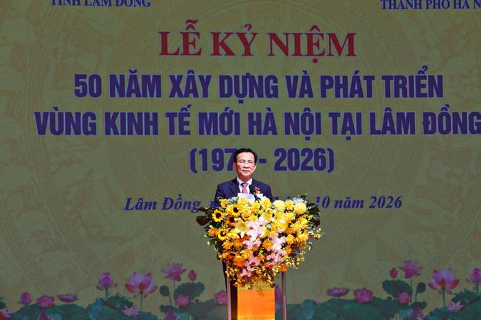 Đồng chí Hồ Văn Mười, Ủy viên Ban Chấp hành Trung ương Đảng, Phó Bí thư Tỉnh ủy, Chủ tịch UBND tỉnh Lâm Đồng phát biểu kỷ niệm 50 năm xây dựng và phát triển Vùng kinh tế mới Hà Nội tại Lâm Đồng (1976 - 2026)