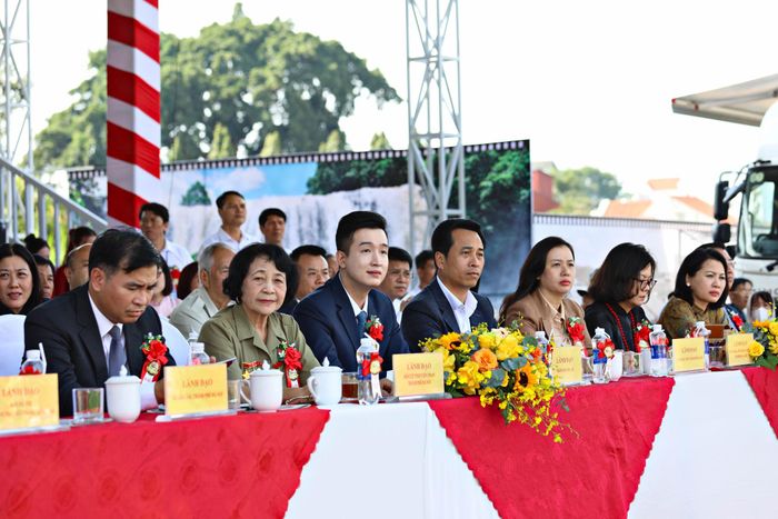 Các địa phương trên địa bàn Hà Nội tham dự buổi lễ