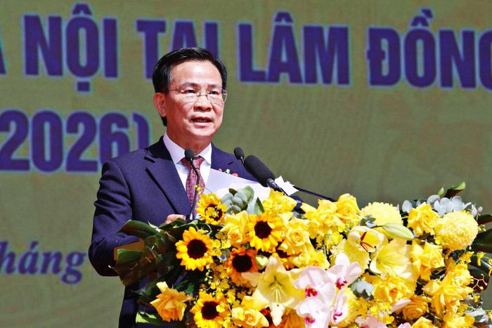 Ủy viên Ban Chấp hành Trung ương Đảng, Phó Bí thư Tỉnh ủy, Chủ tịch UBND tỉnh Lâm Đồng Hồ Văn Mười phát biểu tại Lễ kỷ niệm 50 năm xây dựng và phát triển Vùng kinh tế mới Hà Nội tại Lâm Đồng (1976 - 2026)
