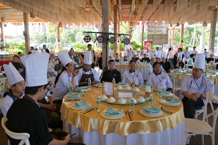Các đầu bếp tham gia hội thi