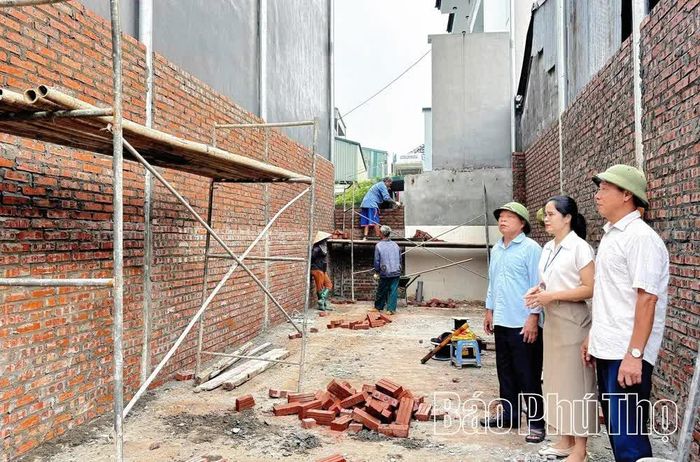 Sự hỗ trợ của Mặt trận Tổ quốc, Hội Doanh nghiệp xã Tề Lỗ và các nhà hảo tâm đã giúp gia đình bà Bùi Thị Lan, thôn Yên Lạc 1 có điều kiện khởi công xây dựng ngôi nhà mới.
