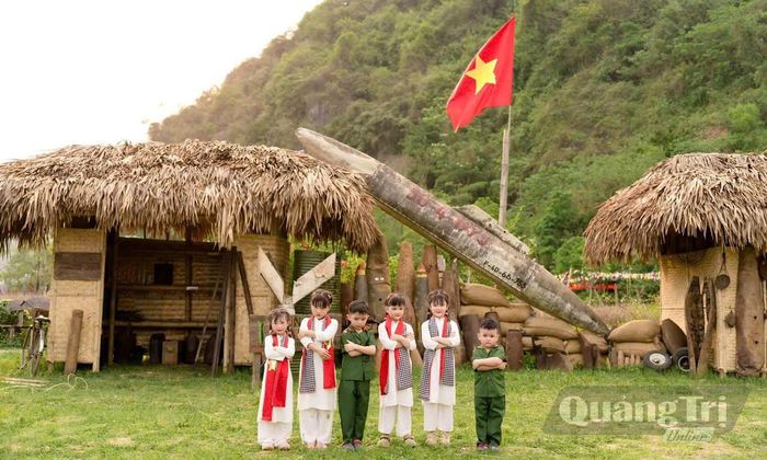 Khu “ký ức chiến tranh” trong Khu du lịch Lèn Chùa (xã Phong Nha) - Ảnh: P.P