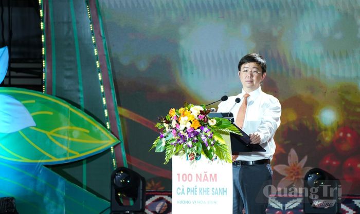 Đồng chí Bùi Hoàng Phương, Chủ tịch UBND tỉnh nhấn mạnh: Hương vị cà phê Khe Sanh không chỉ là sự kết tinh của đất trời, của mồ hôi và công sức bao thế hệ, mà còn mang trong mình giá trị của hòa bình - Ảnh: L.T