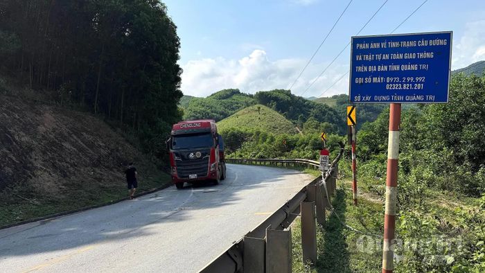 Biển thông tin ven đường để thông báo tình trạng ùn tắc - Ảnh: Quang Ngọc