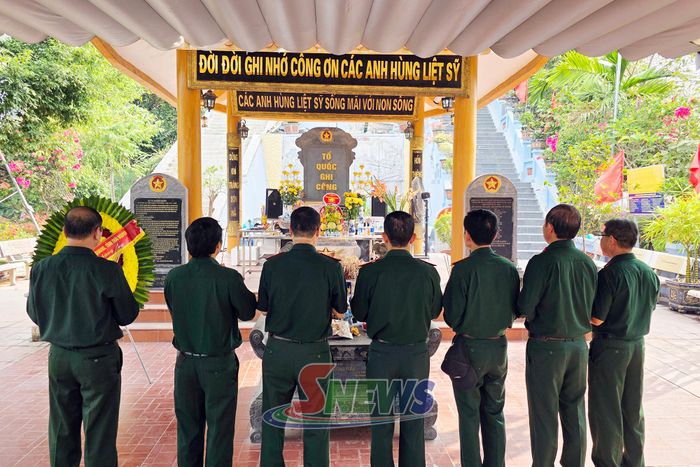 Hội CCB Khối 487 thắp hương tưởng nhớ những liệt sĩ tại cao điểm 468, nơi được ví như "Lò vôi thế kỷ" trong trận chiến bảo vệ biên giới phía Bắc của Tổ quốc.