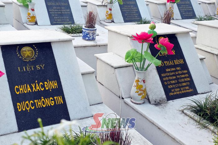 Nghĩa trang Liệt sĩ quốc gia Vị Xuyên, nơi vẫn còn phần mộ liệt sĩ chưa xác định được danh tính.