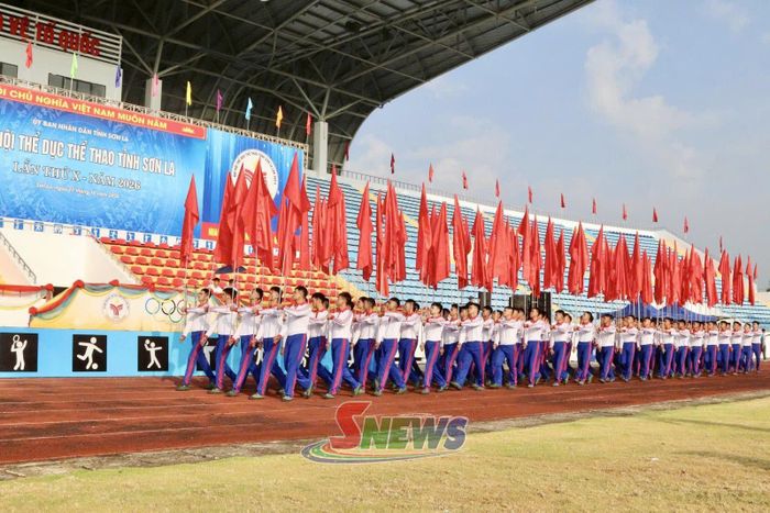 Khối hồng kỳ.